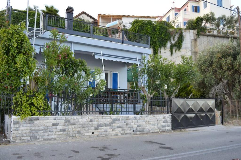 Melenia's Sea Front House Holiday home