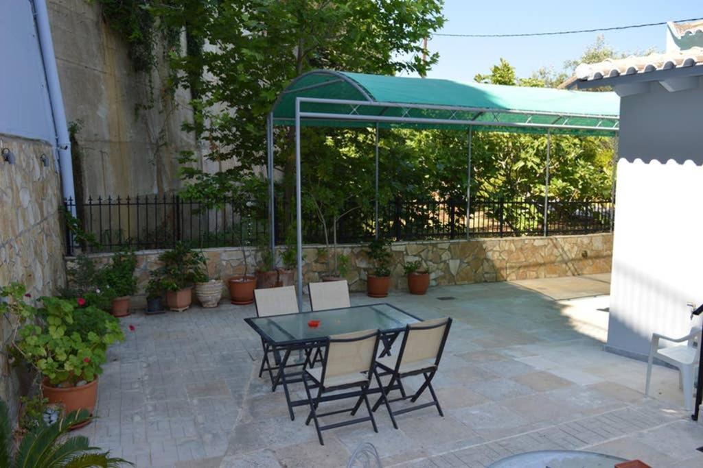 Melenia's Sea Front House Holiday home *