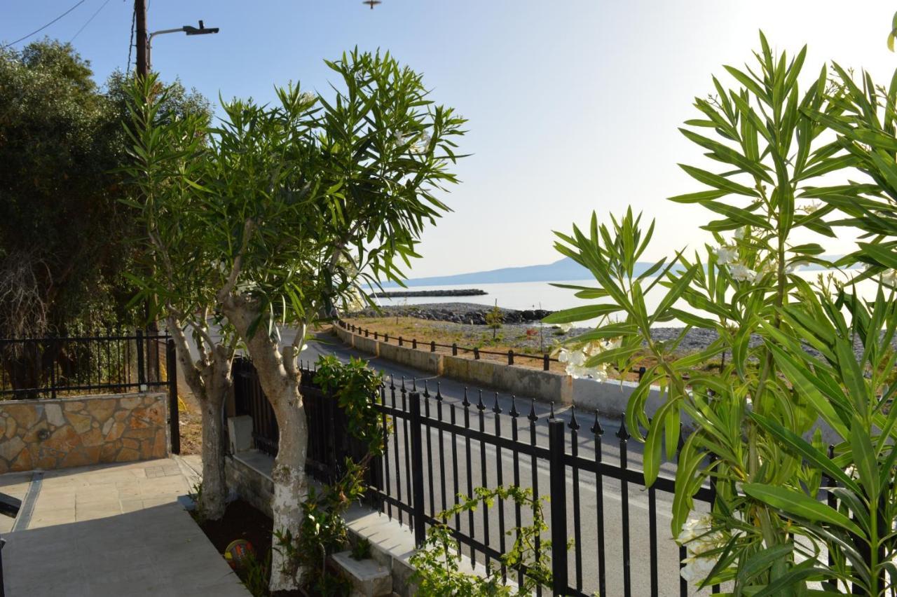 Melenia's Sea Front House Holiday home